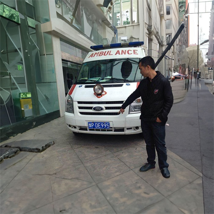 昆明出租救护车电话