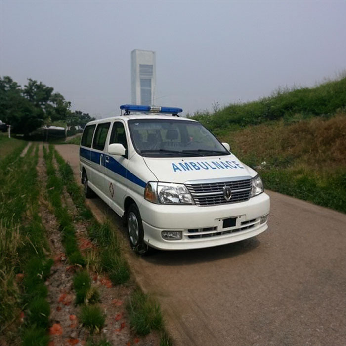 昆明私人救护车出租电话