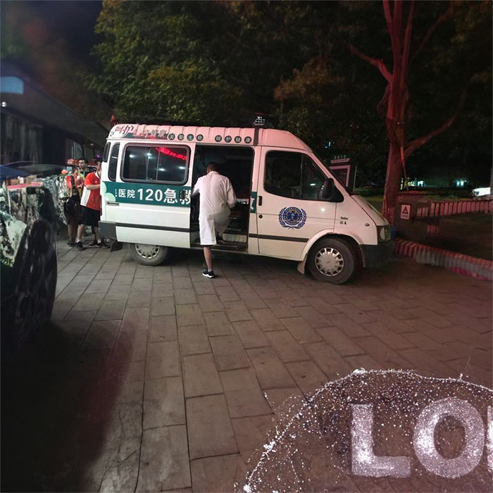 昆明急救车租赁电话