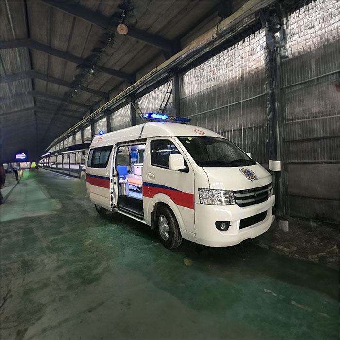 昆明私人救护车租车联系电话