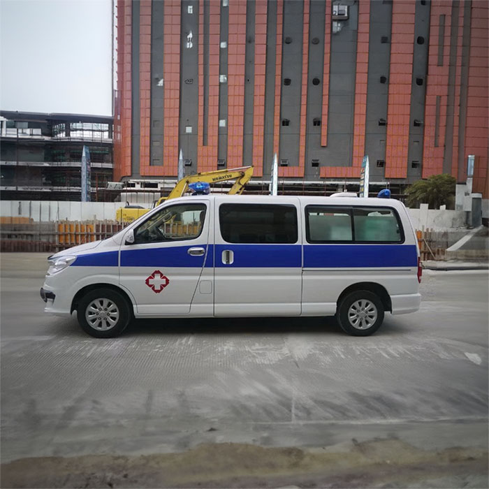 昆明私人救护车出租联系电话