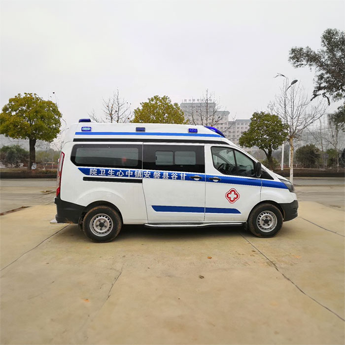 昆明出租急救车电话