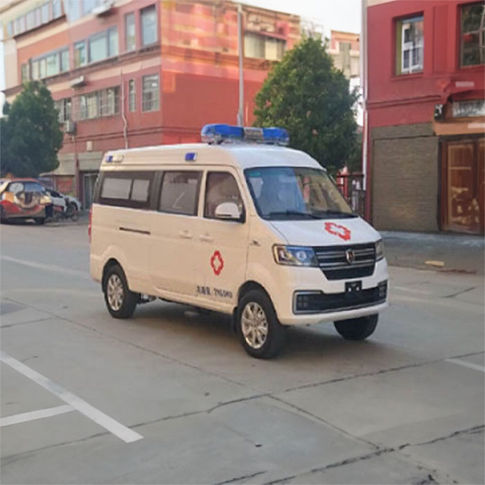 昆明私人救护车出租联系电话